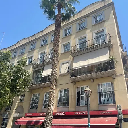 Apartment Lovely Near The & Of Arts And Sciences *